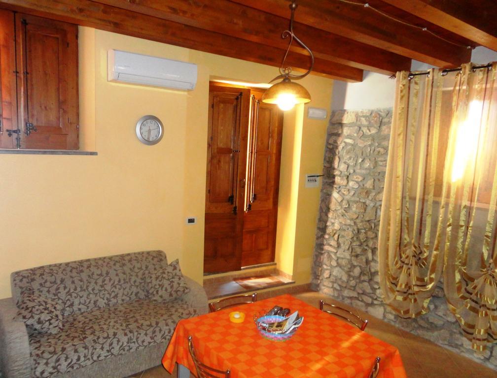 Casa Vacanze Caccamo Santa Lucia Szoba fotó